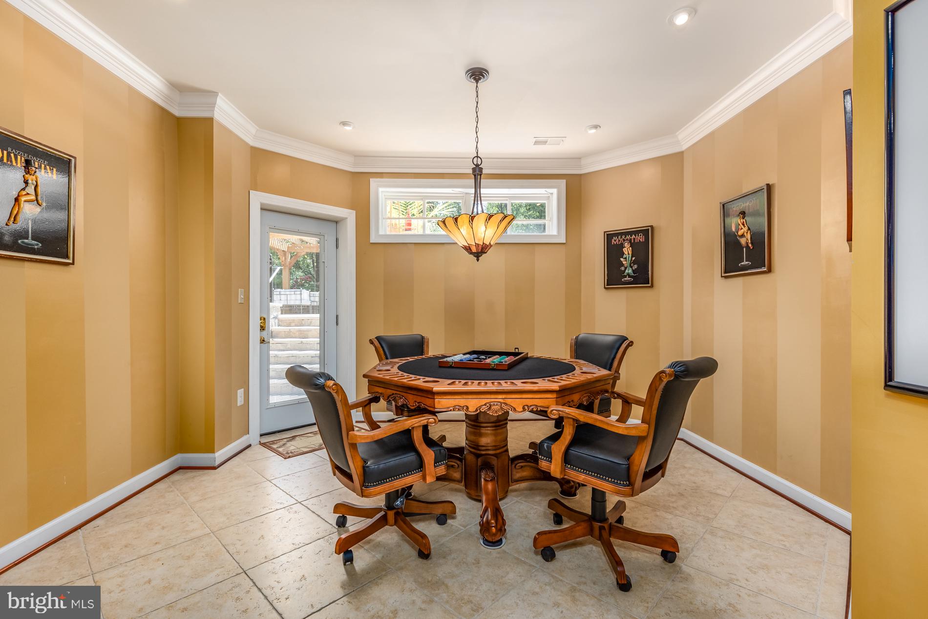 HUNTING HILLS - Residential