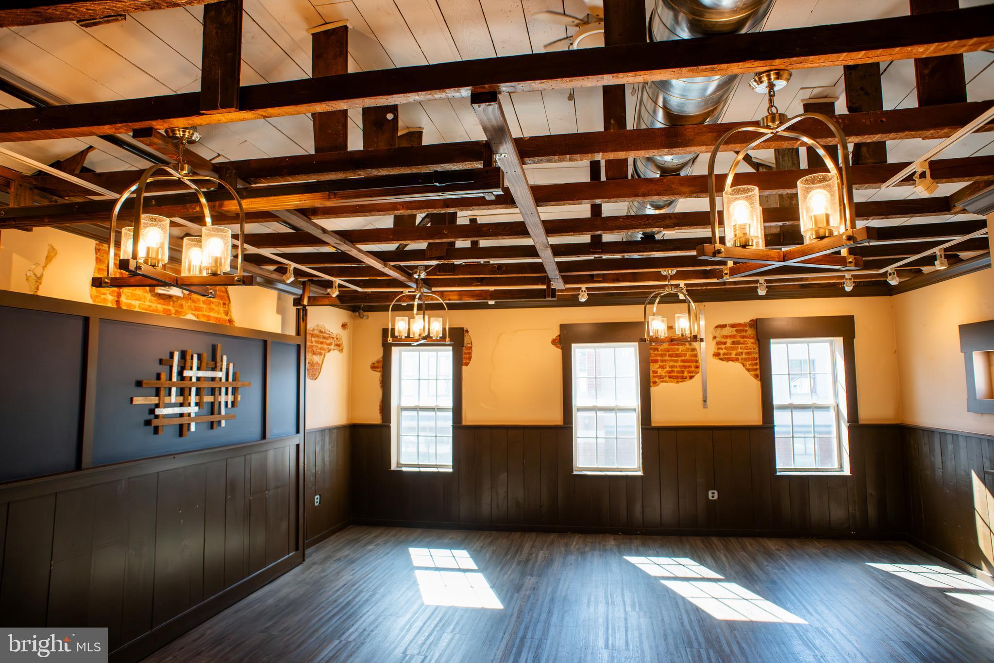 105 E LANCASTER AVENUE