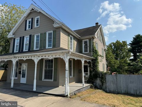 Photo of 118 E Washington Street, Elizabethtown, PA 17022 (MLS # PALA2057138)