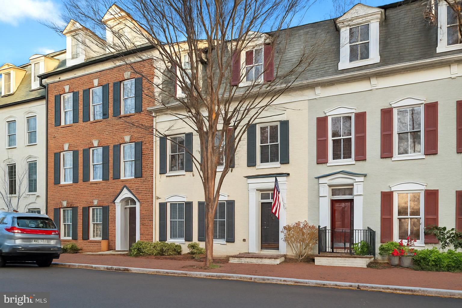 1815 POTOMAC GREENS DRIVE