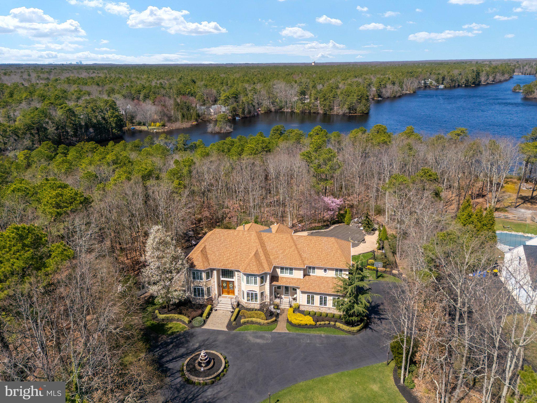 11 OVERLOOK COURT