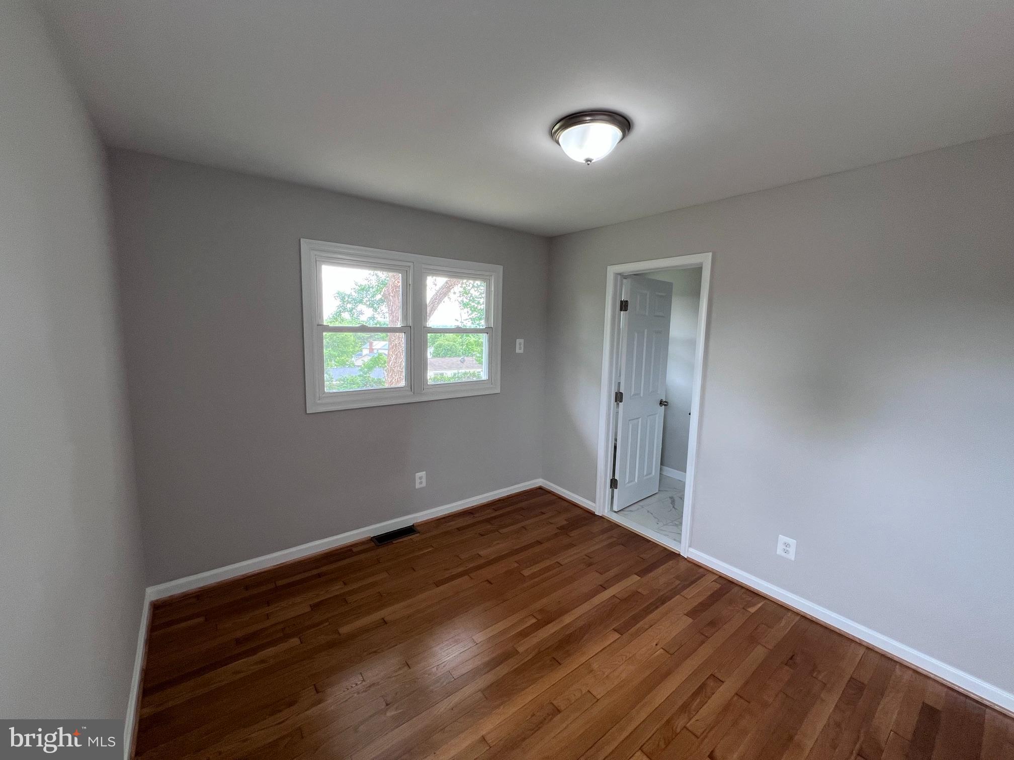 MURRAY HILL - Residential