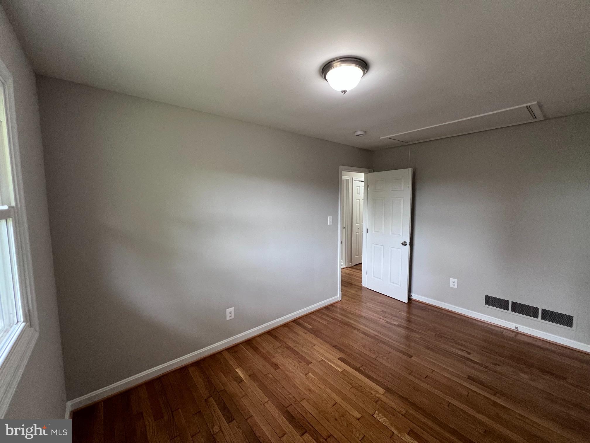 MURRAY HILL - Residential