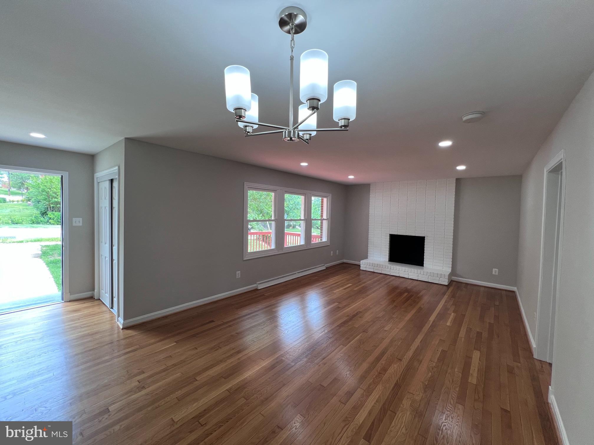 MURRAY HILL - Residential