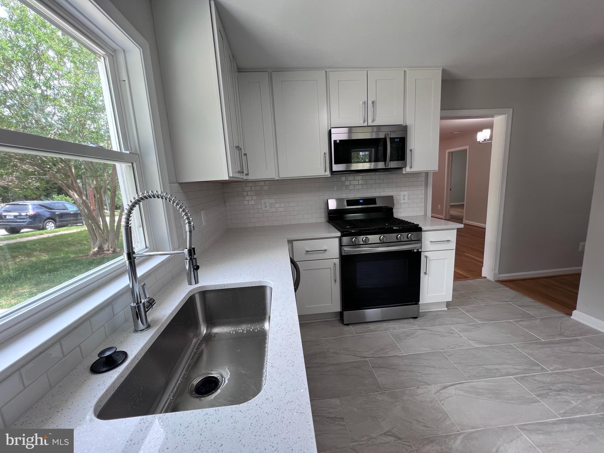 MURRAY HILL - Residential