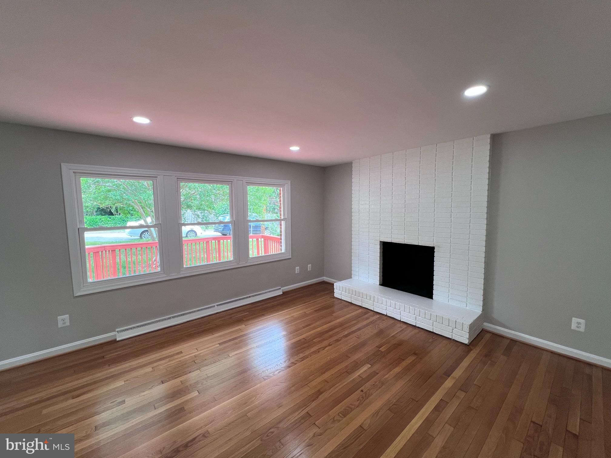 MURRAY HILL - Residential