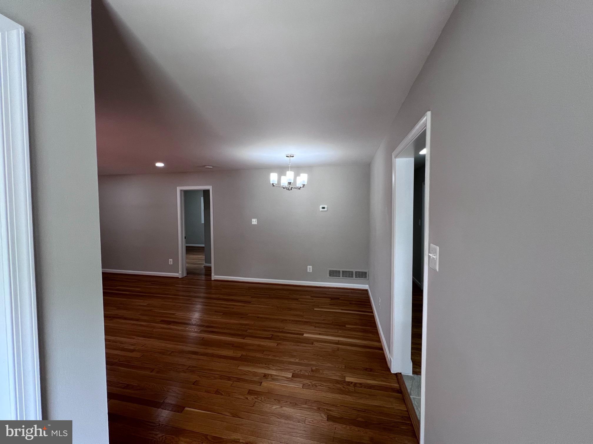 MURRAY HILL - Residential