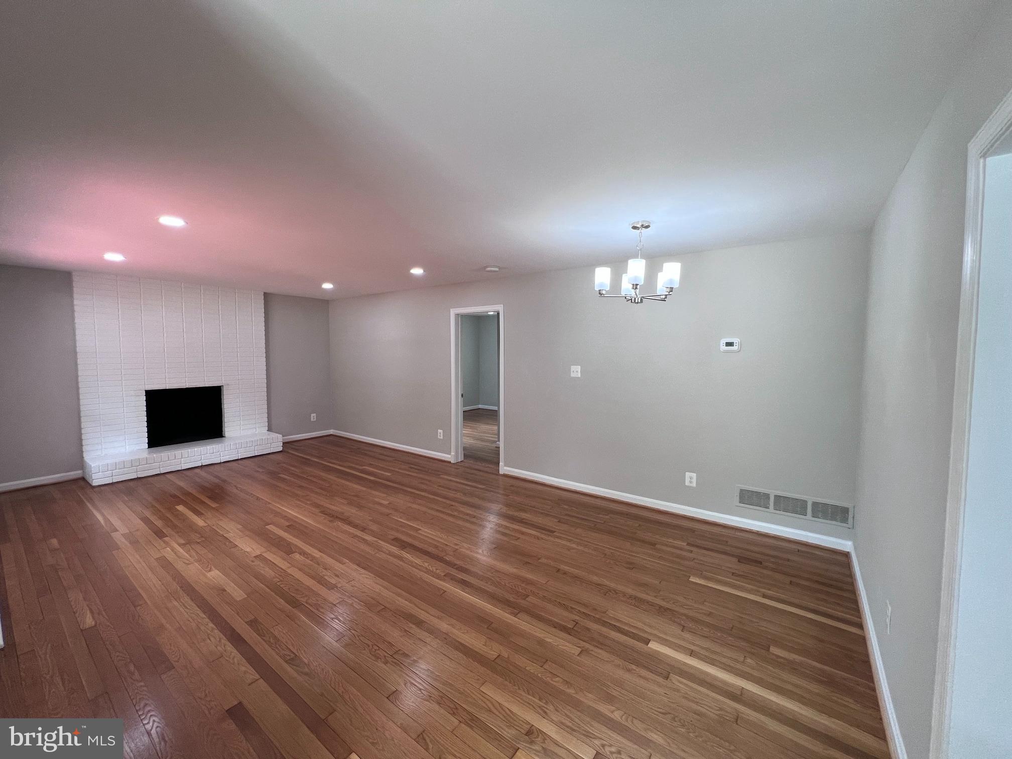 MURRAY HILL - Residential