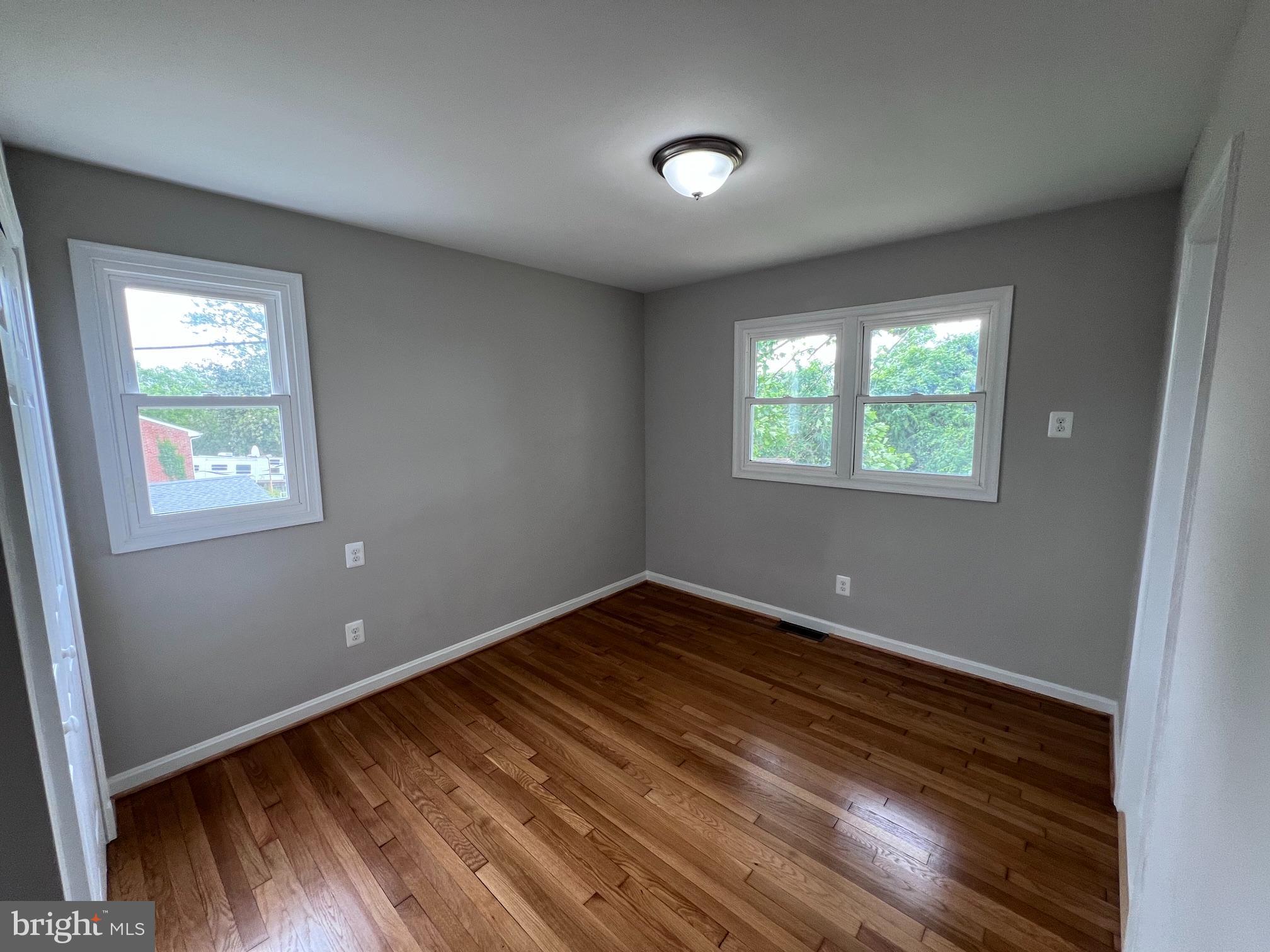 MURRAY HILL - Residential