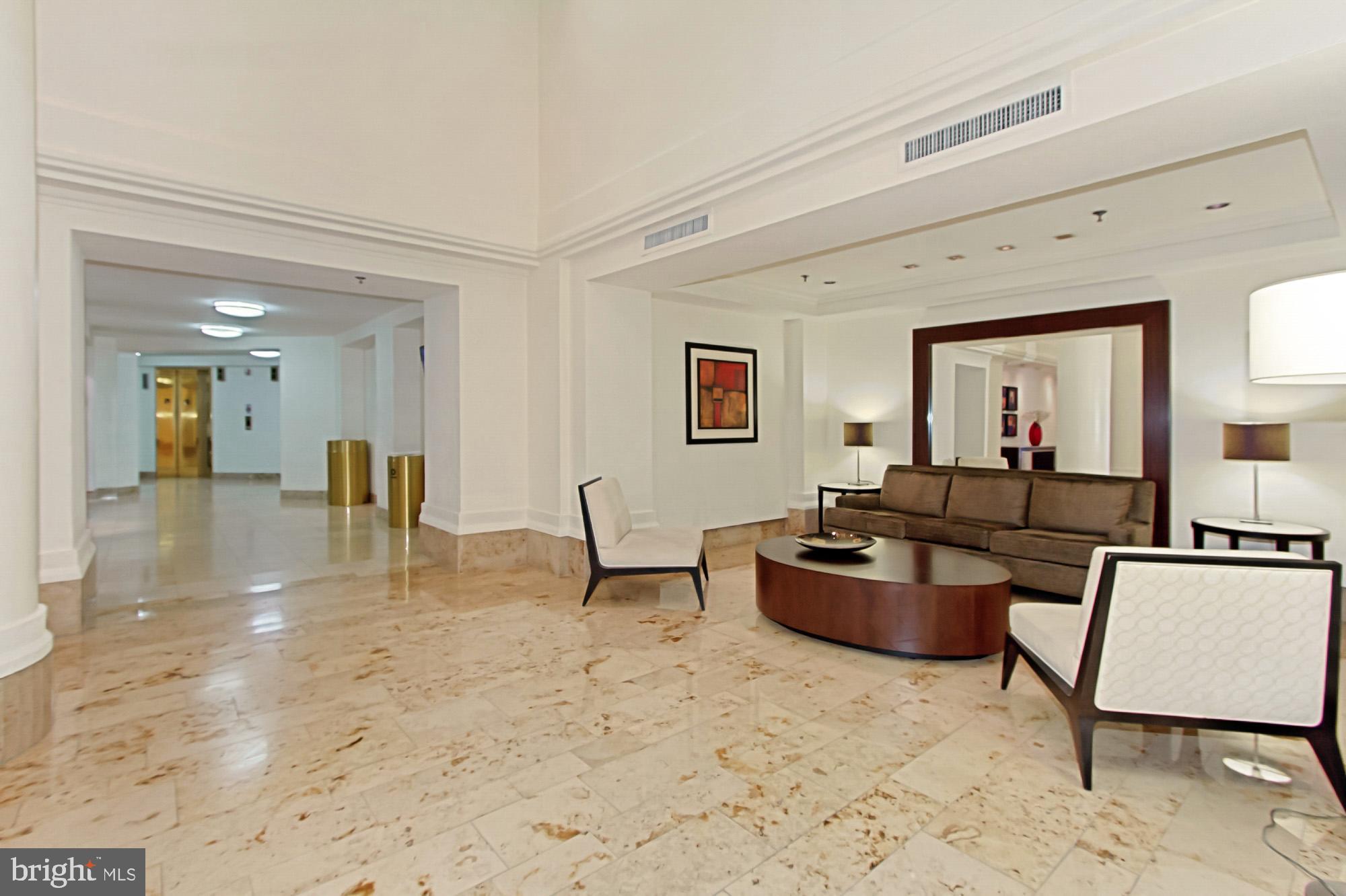 CARLYLE TOWERS - Residential Lease