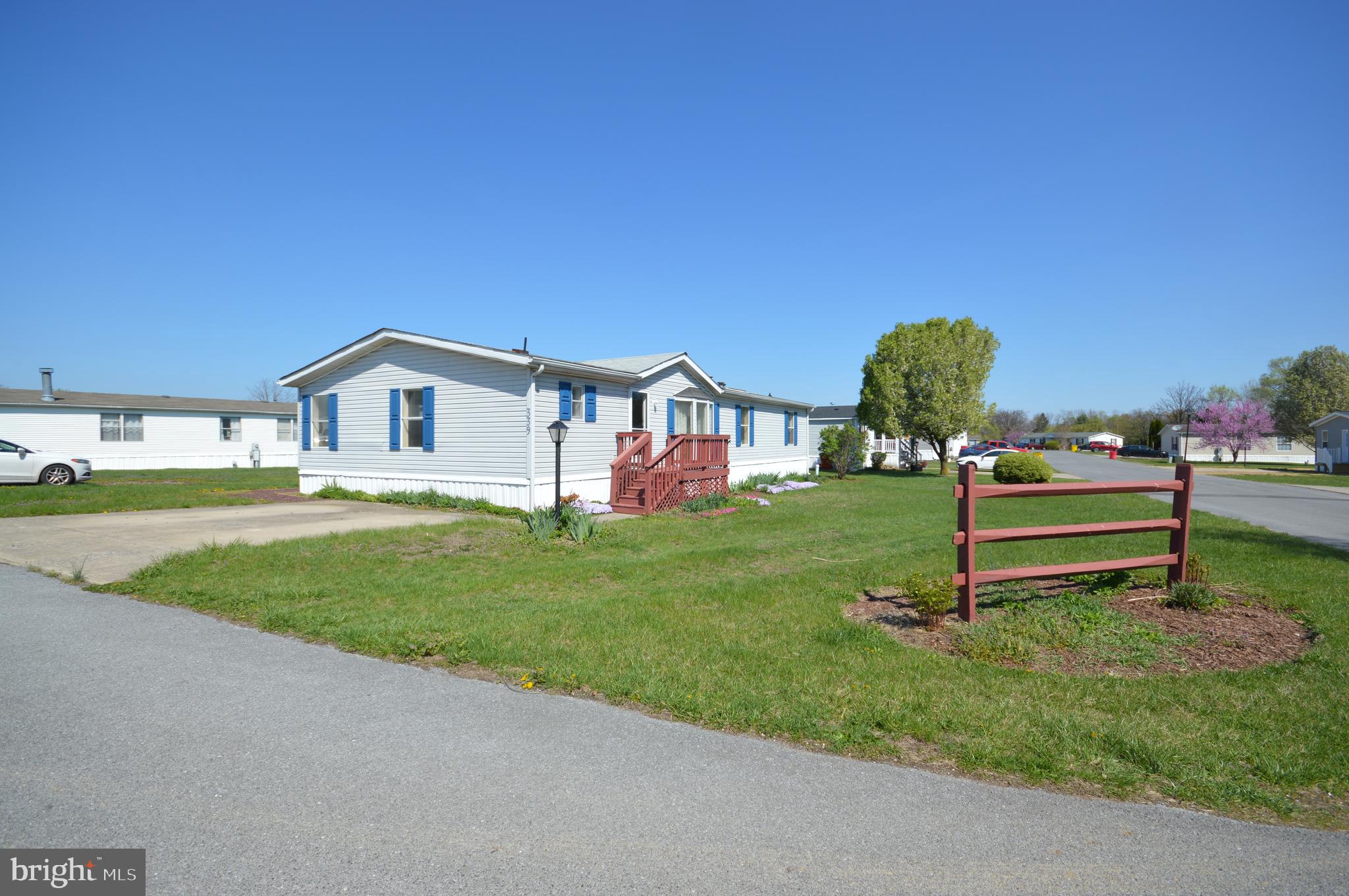 MIDDLE CREEK VILLAGE - Residential