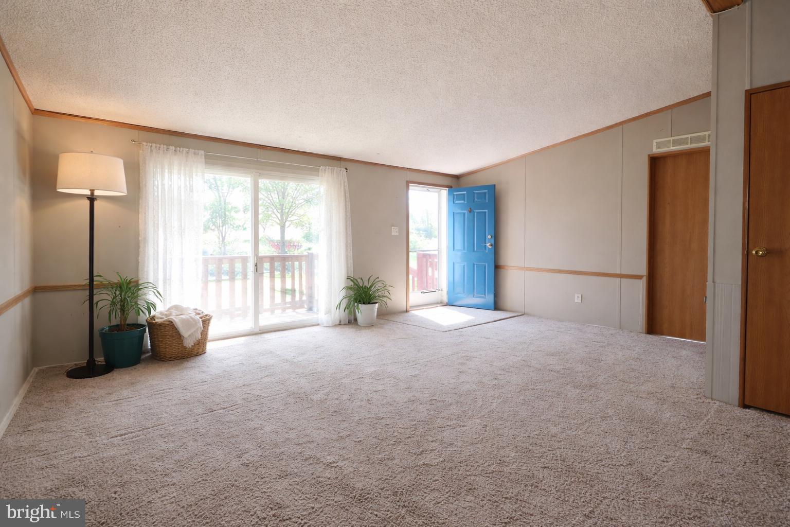 MIDDLE CREEK VILLAGE - Residential