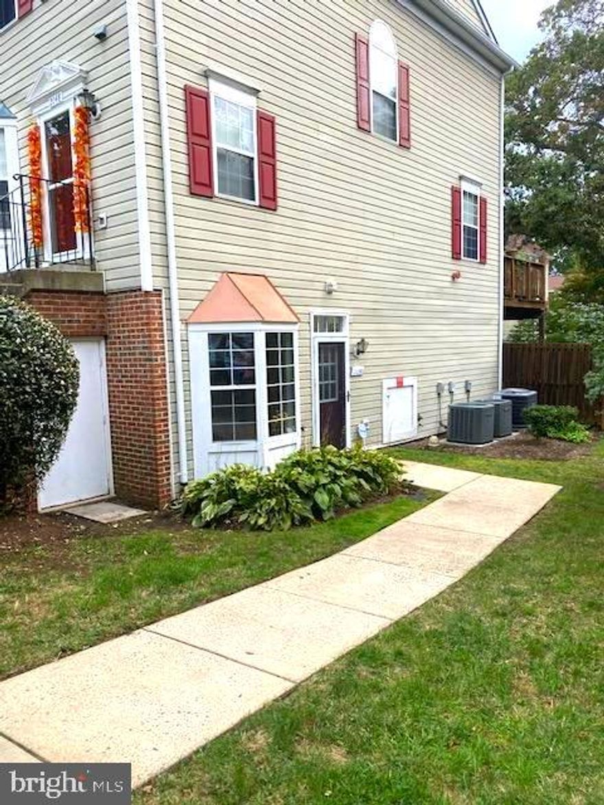 Beautiful End unit one level Townhome. New Complete heating and AC,  Newer Kitchen cabinets, beautiful Granite counters with ,newer hot water heater, great rear deck. Two reserved parking spots right out front. Close to 301 and rte 50.
This is a must see.