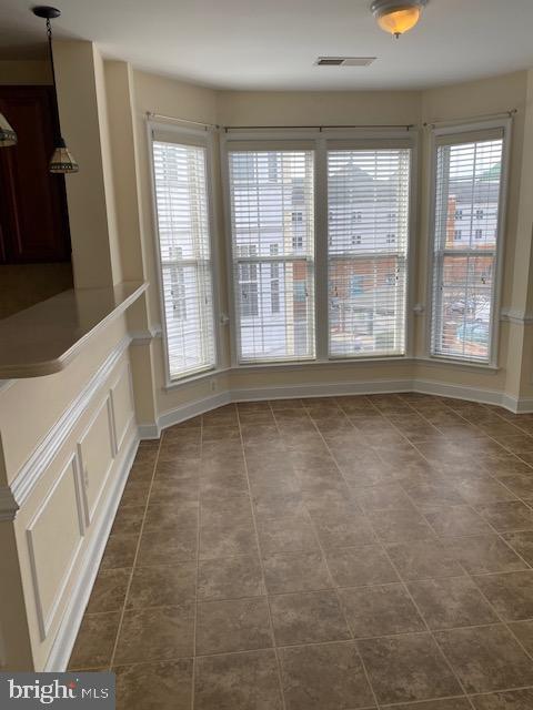 KING FARM VILLAGE - Residential Lease