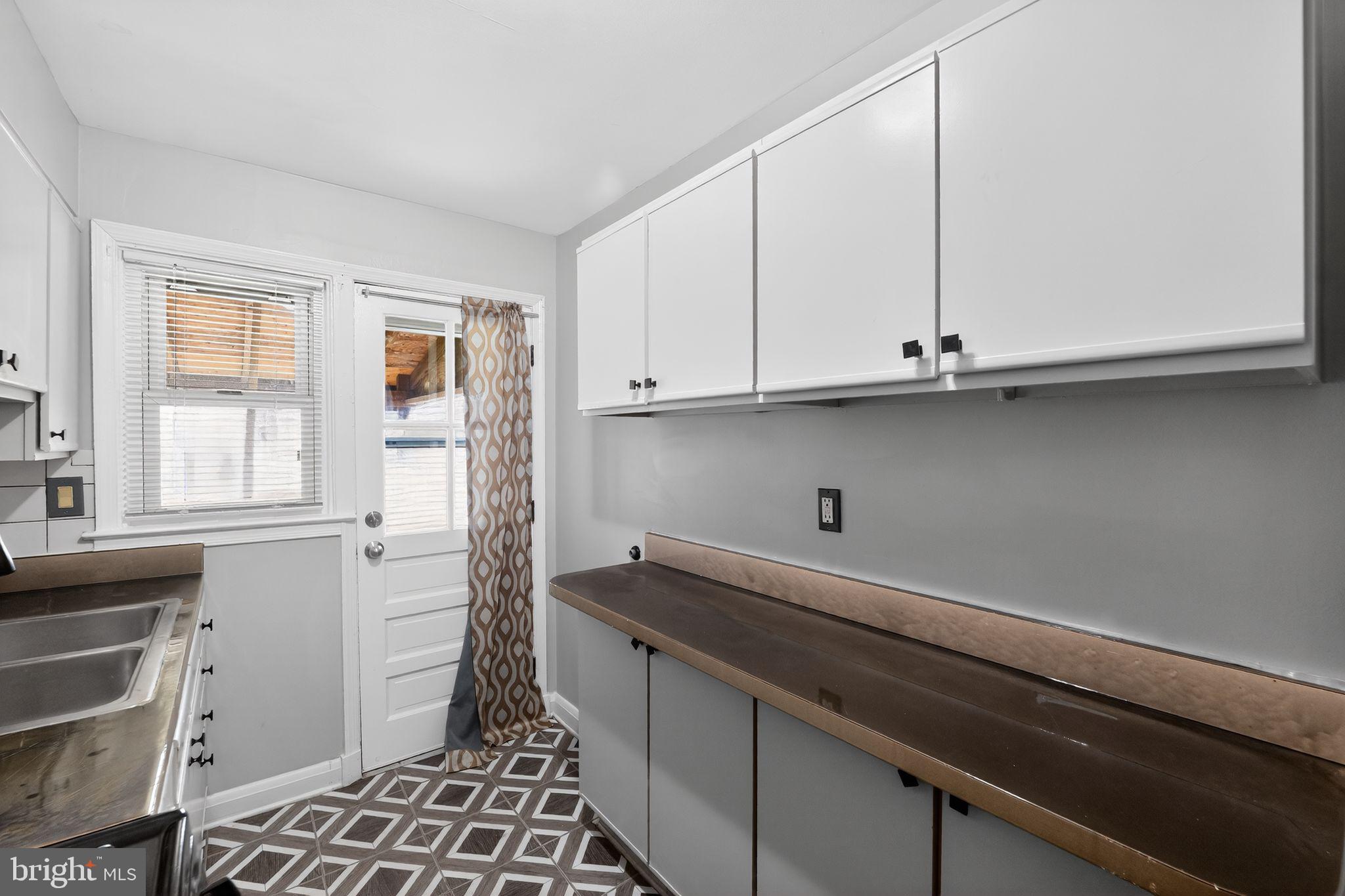 GAYLORD MANOR - Residential