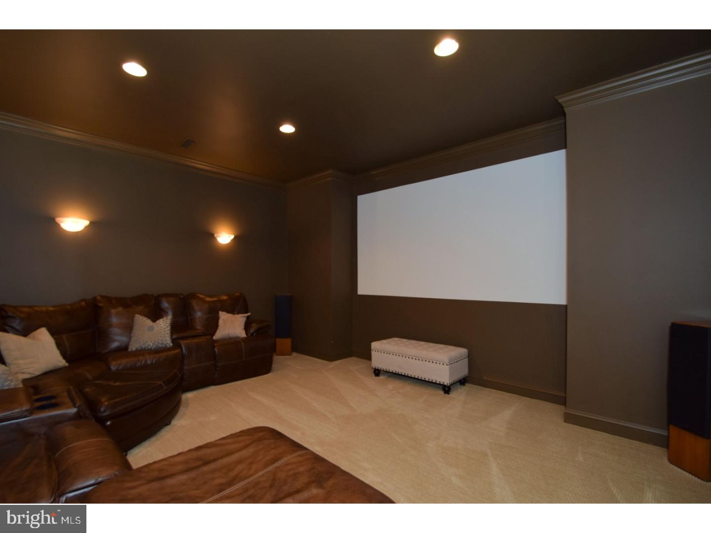 STONE MOUNT @ JERI - Residential