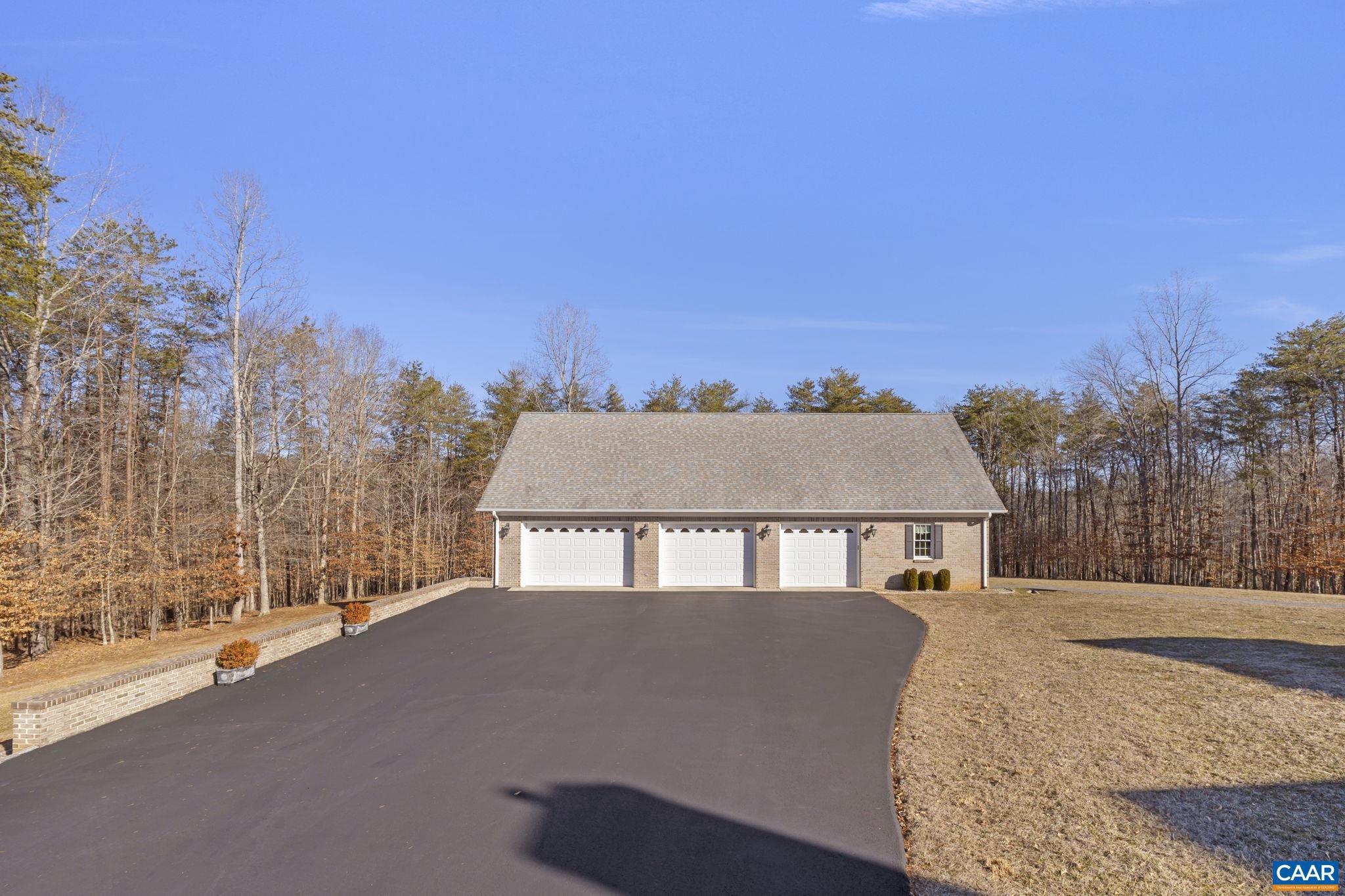 BROKEN ISLAND - Residential