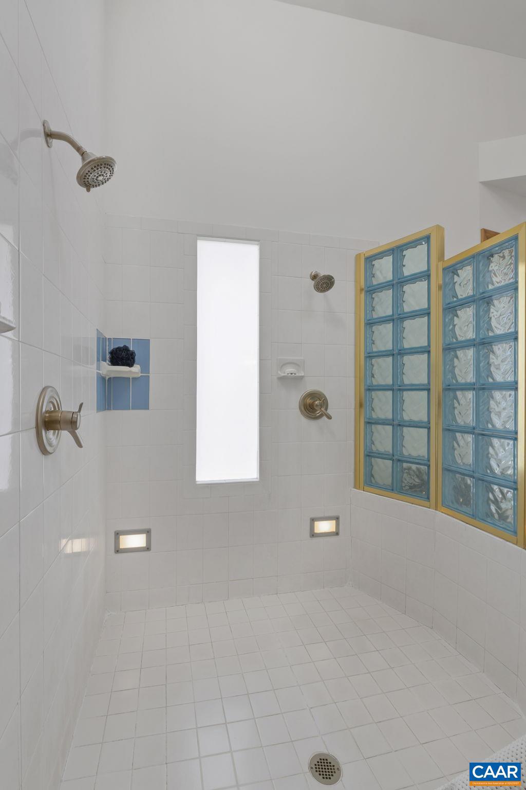 BROKEN ISLAND - Residential