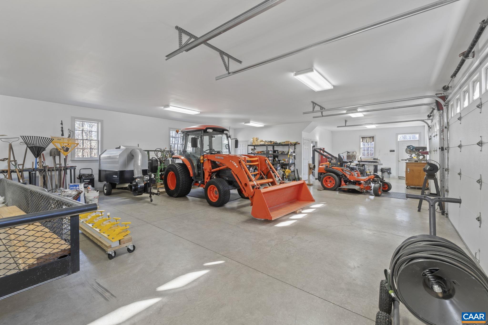 BROKEN ISLAND - Residential