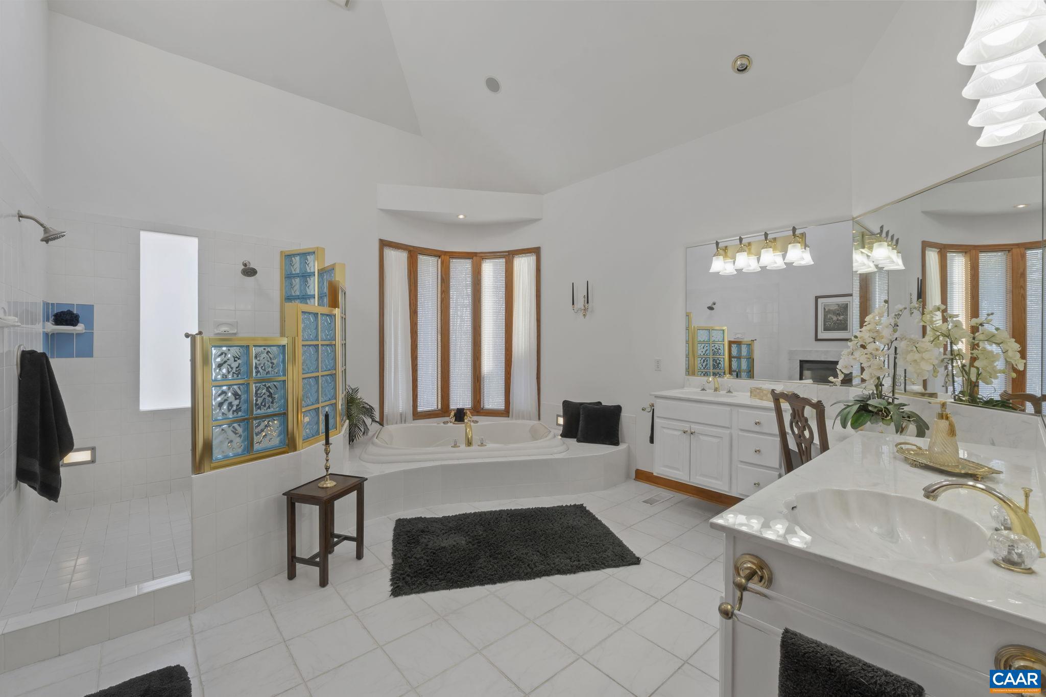 BROKEN ISLAND - Residential