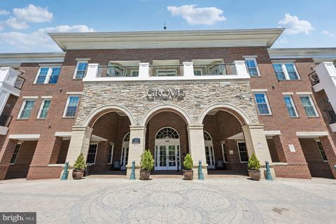 Photo of 2055 26th Street S #5-203, ARLINGTON, VA 22206 (MLS # VAAR2073160)