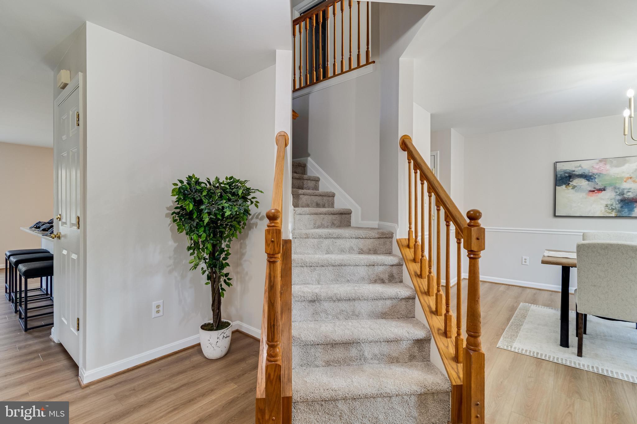 1041 KINGS CREEK DRIVE