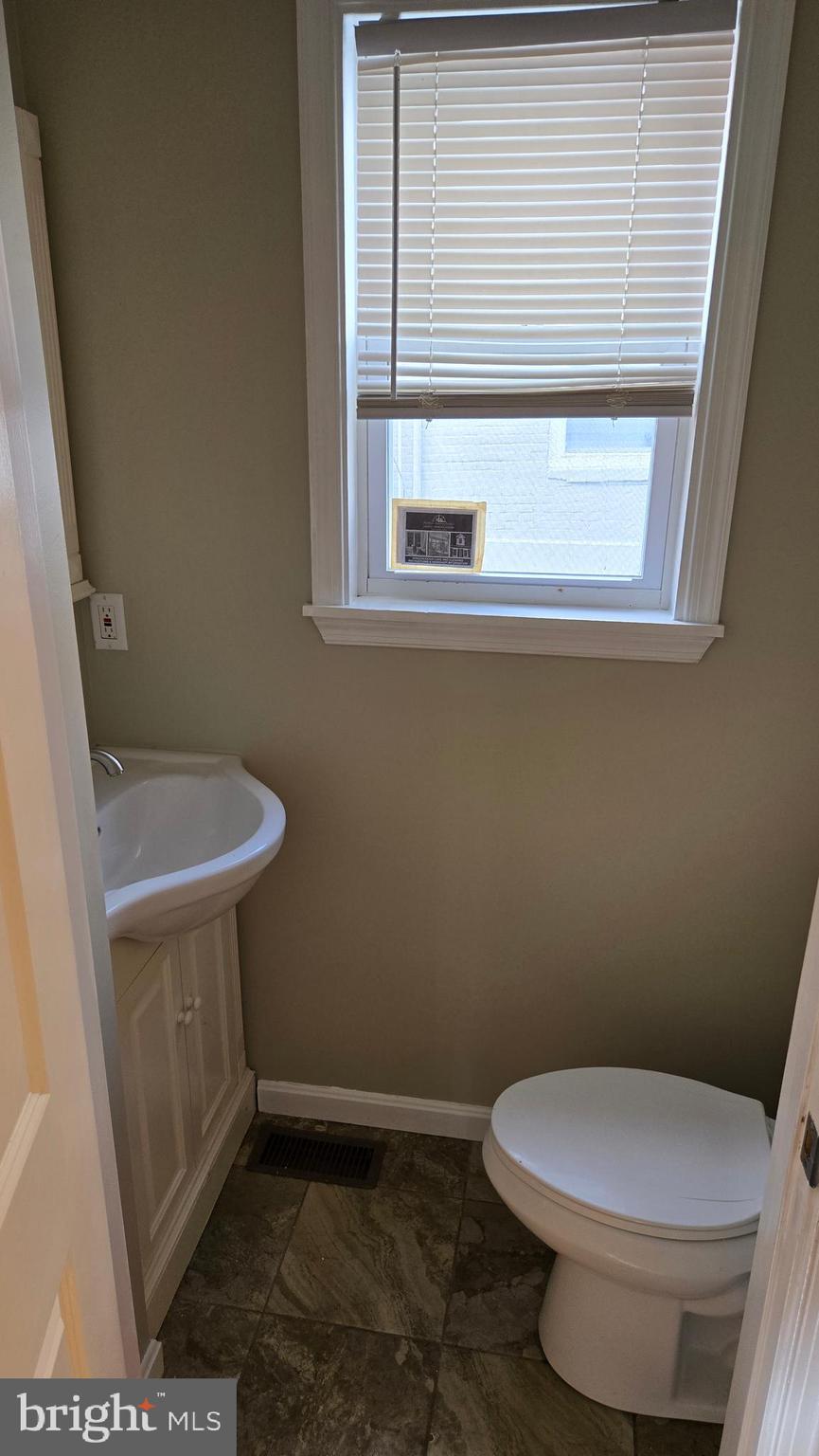 WASHINGTON VILLAGE - Residential Lease