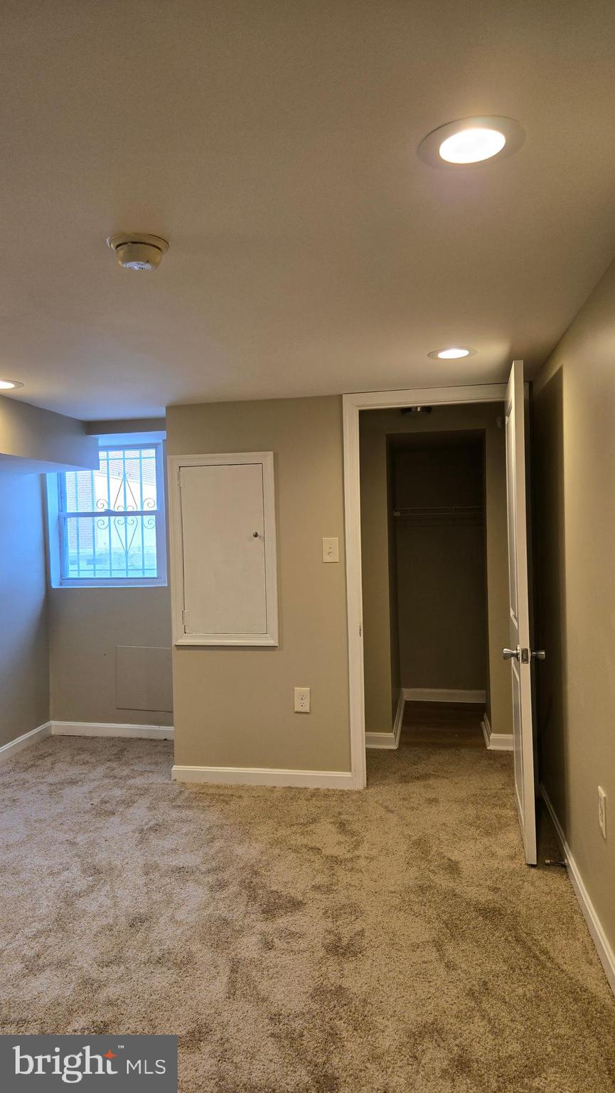 WASHINGTON VILLAGE - Residential Lease