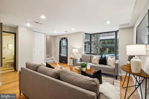 2020 Walnut Street Unit 2024, Philadelphia, PA 19103 - #: PAPH2377812