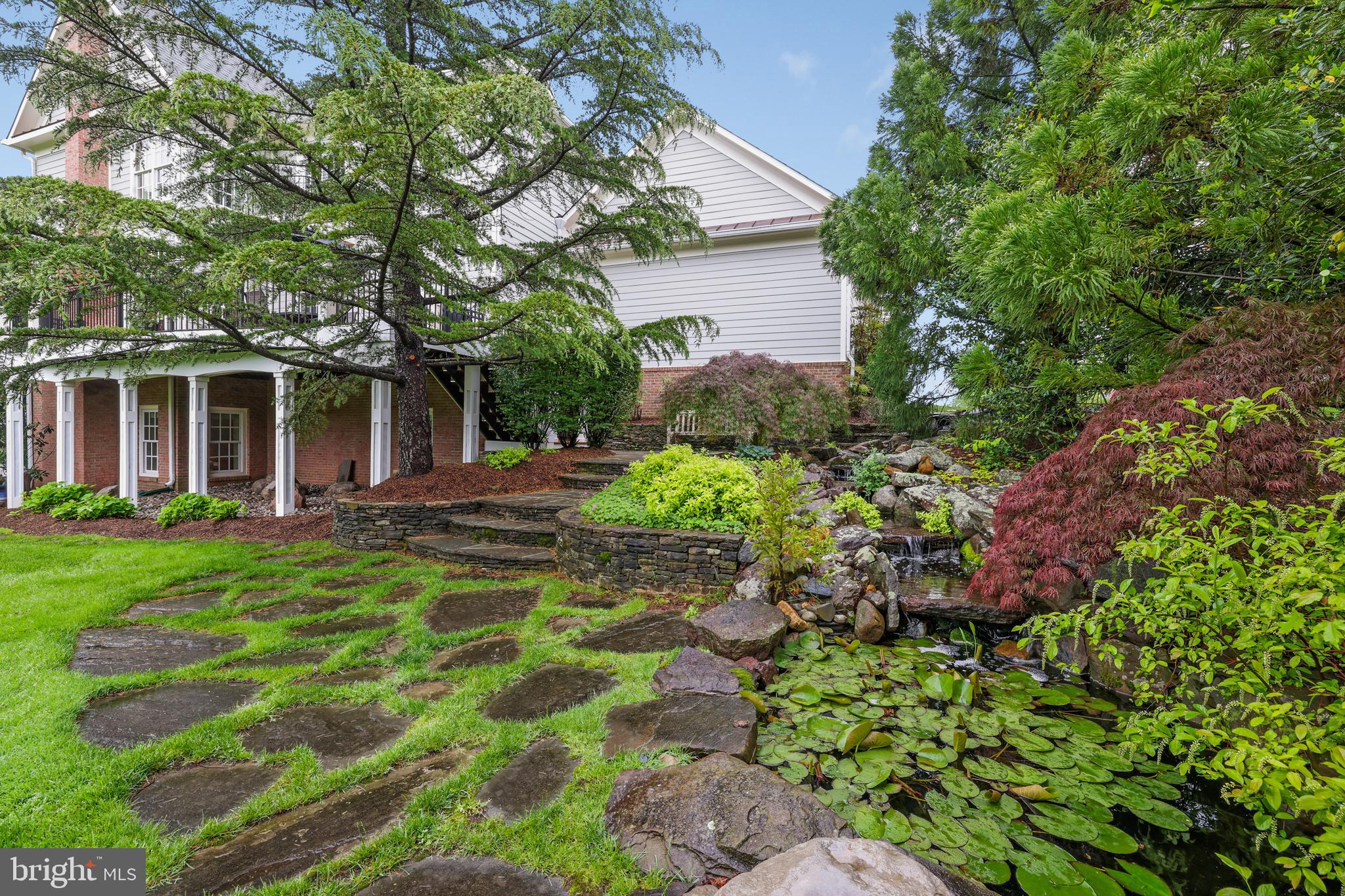 RASPBERRY FALLS - Residential