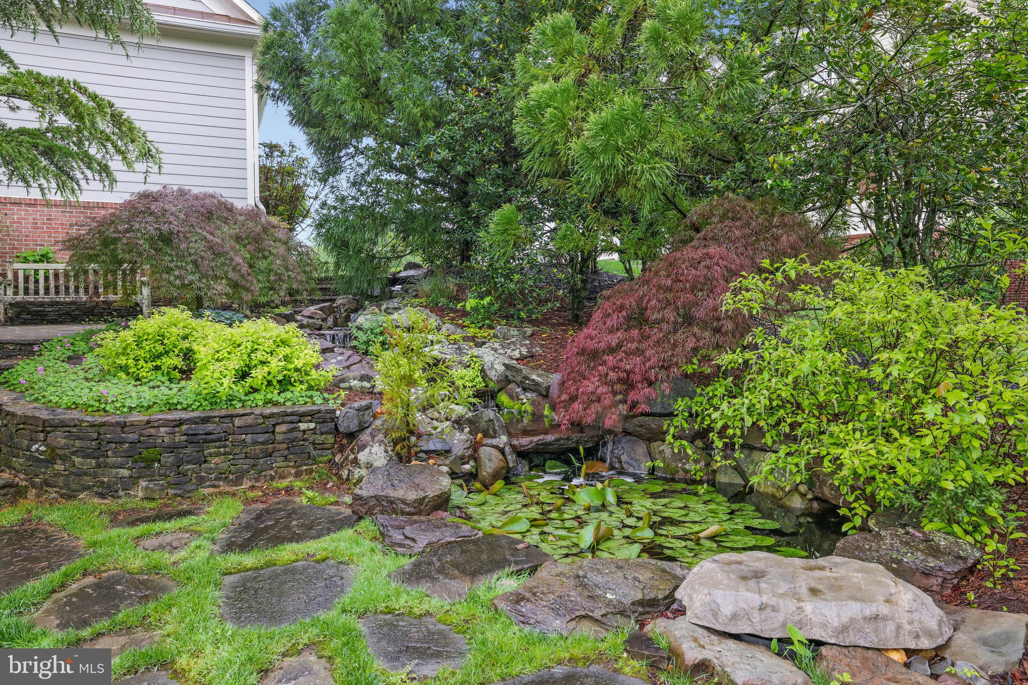 RASPBERRY FALLS - Residential