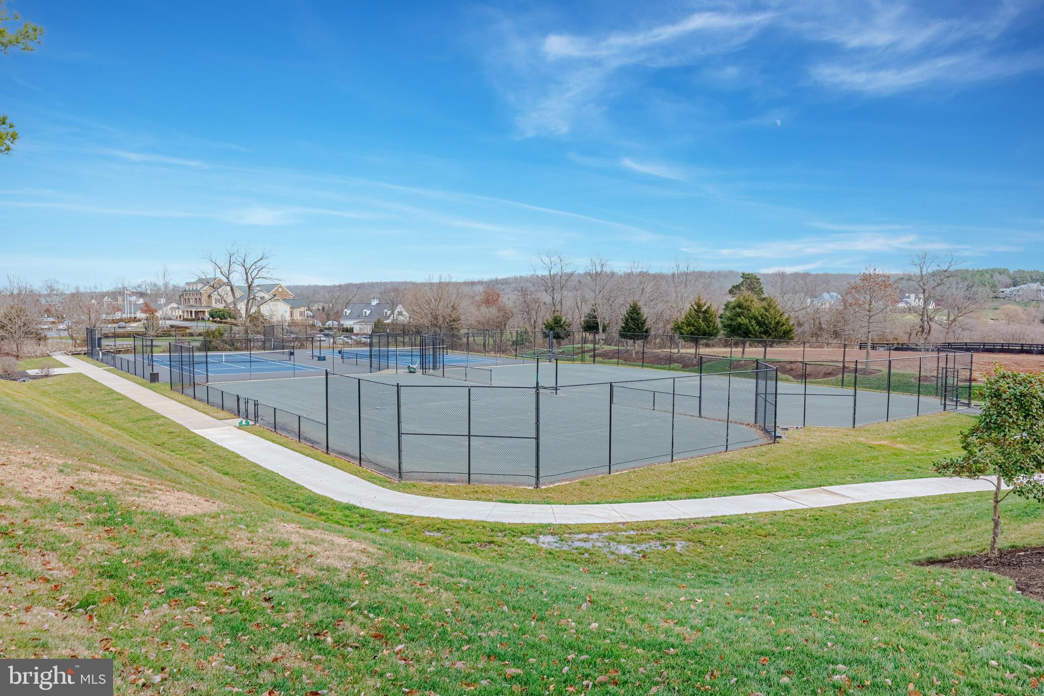 CREIGHTON FARMS - Residential