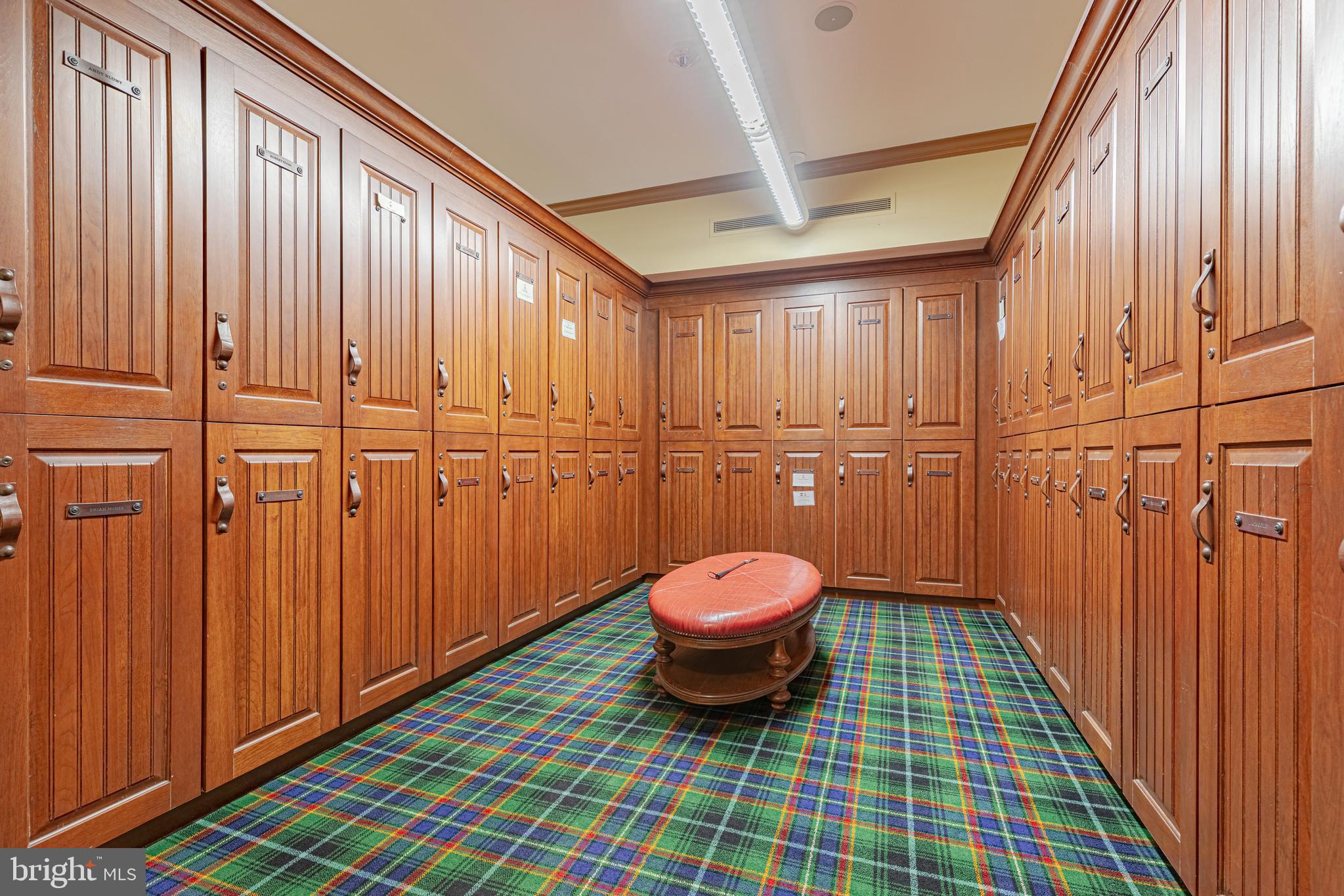 CREIGHTON FARMS - Residential