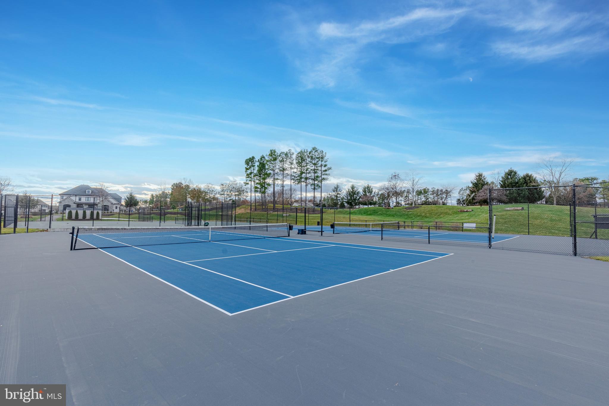 CREIGHTON FARMS - Residential