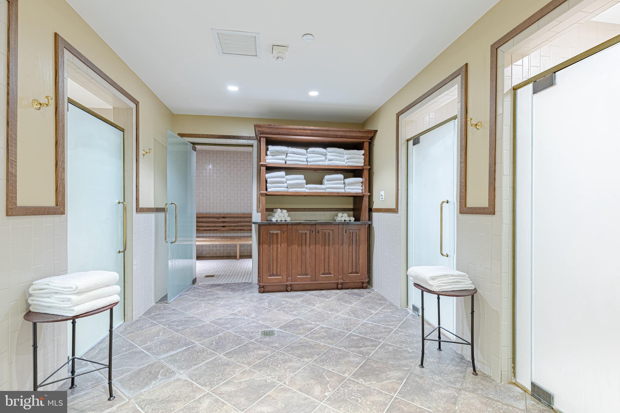 CREIGHTON FARMS - Residential