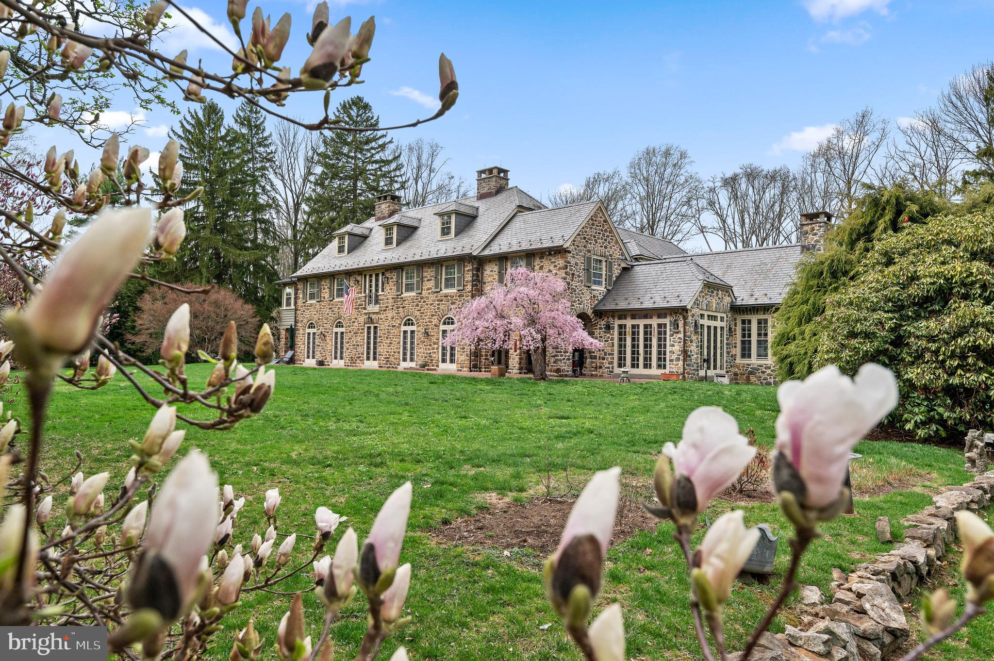 601 MAPLEWOOD ROAD