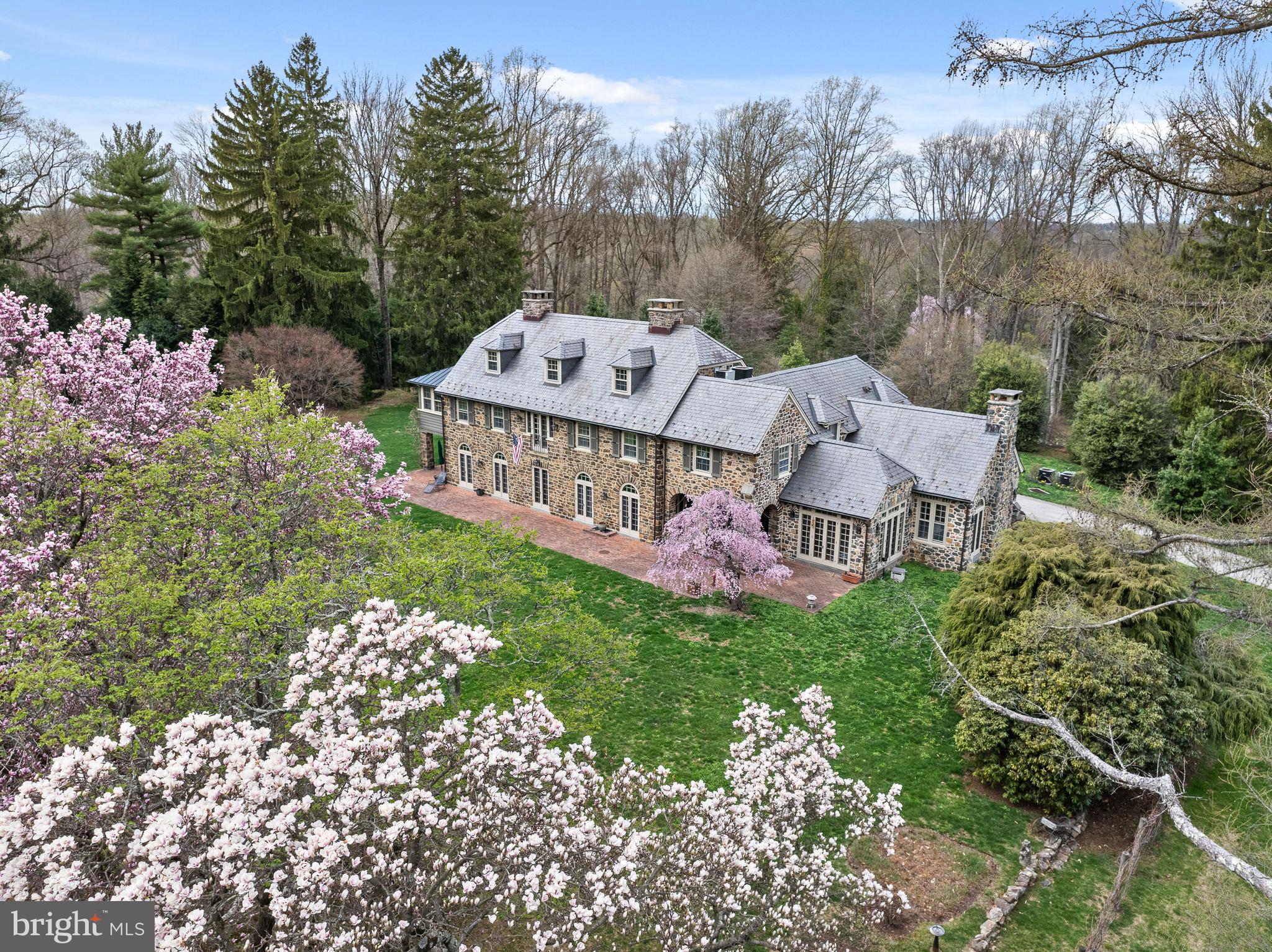 601 MAPLEWOOD ROAD