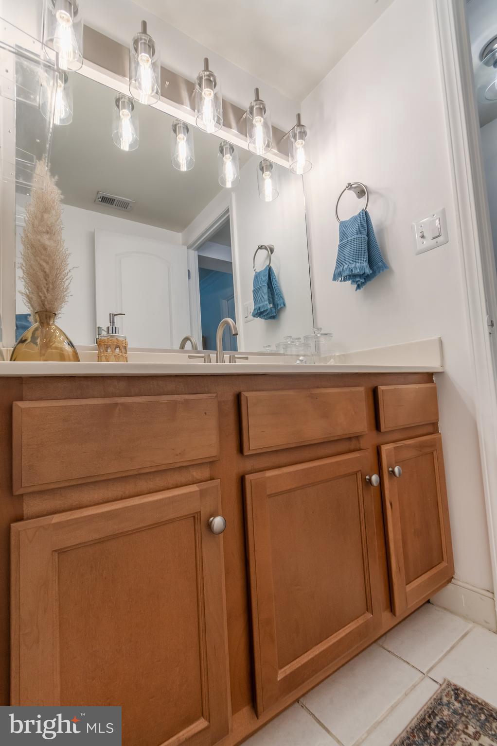 NORTH GREEN CONDOMINIUMS - Residential