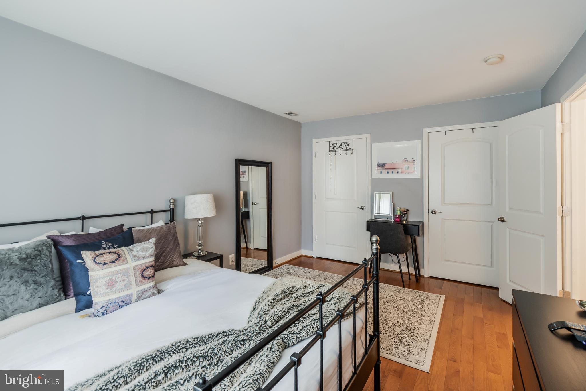 NORTH GREEN CONDOMINIUMS - Residential