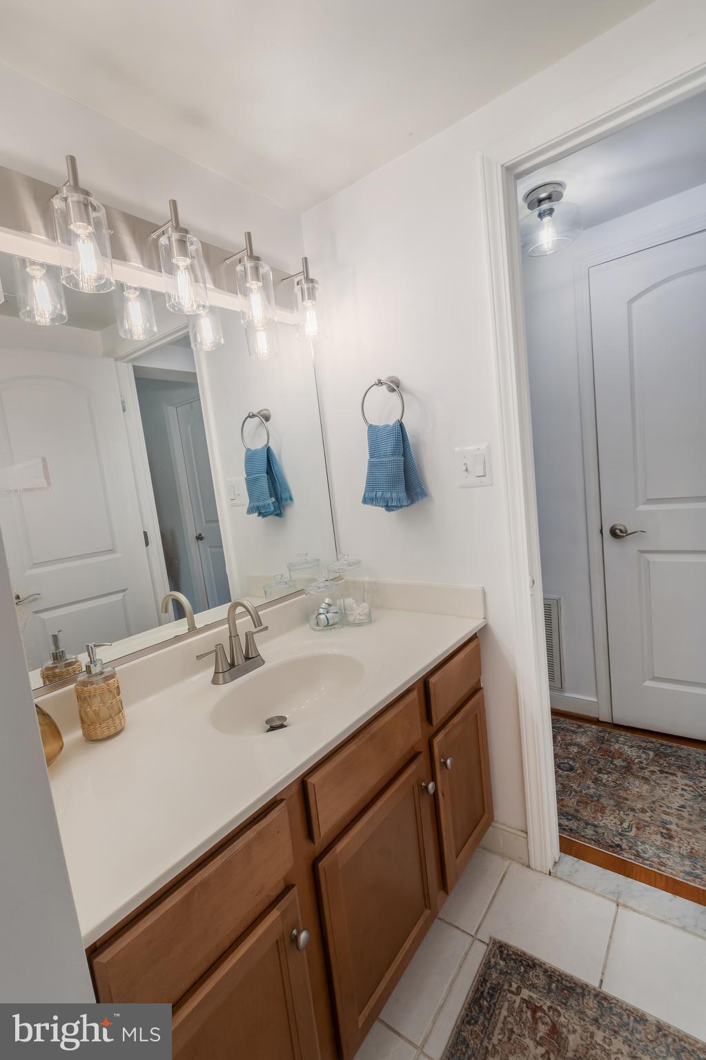 NORTH GREEN CONDOMINIUMS - Residential