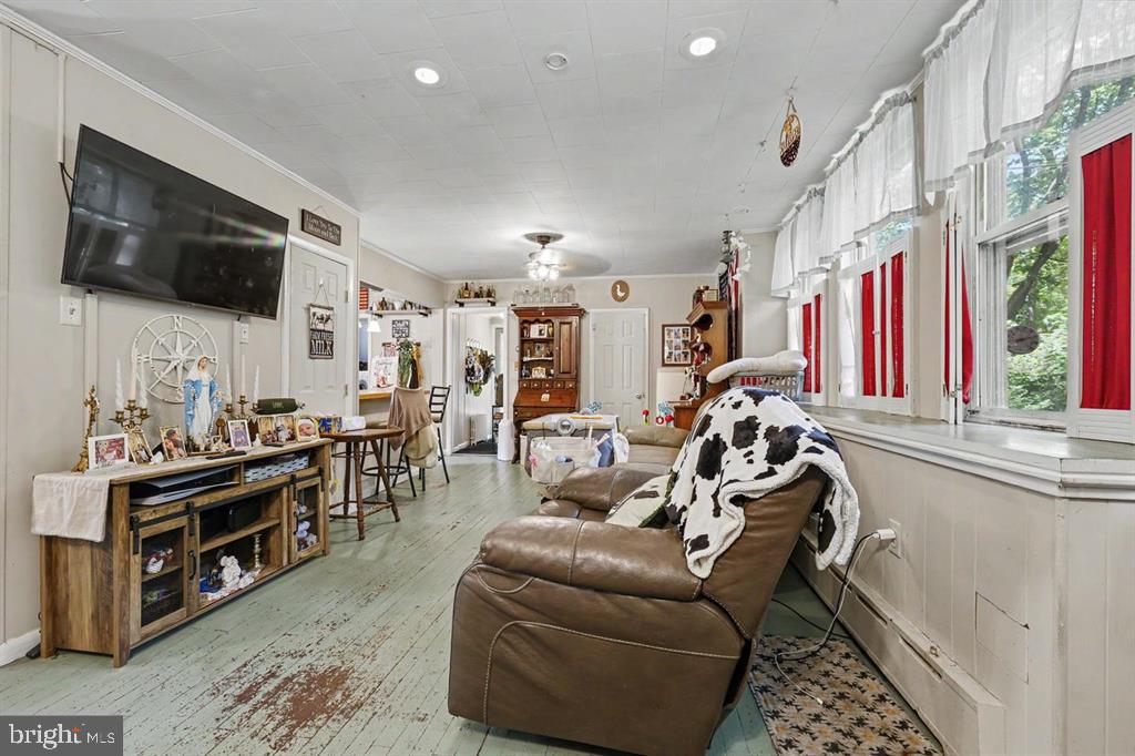 397 ANGORA ROAD
