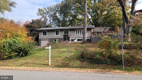 Photo of 4809 Randolph Drive, ANNANDALE, VA 22003 (MLS # VAFX2331210)