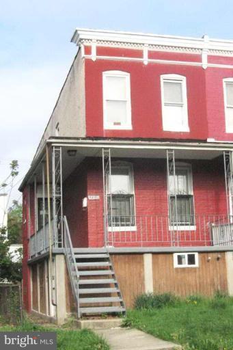 Lots of potential! 3BR home w/ front porch on a nice block. Good opportunity to fix and rent or fix and sell. SOLD AS-IS. GR/HOA/Condo/FF fees TBD by buyer. >>AGENTS SEE AGENT REMARKS FOR OFFER INSTRUCTIONS.
