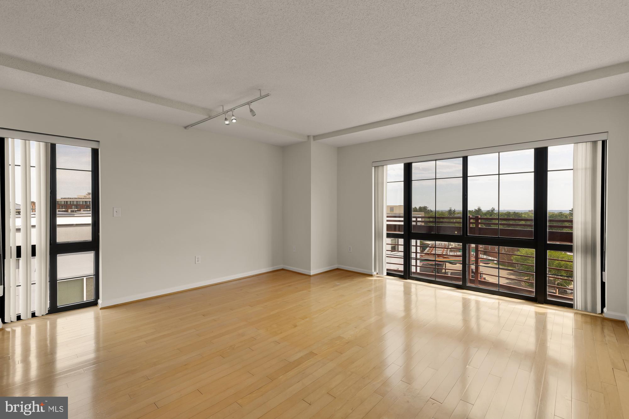 SILVER SPRING - Residential