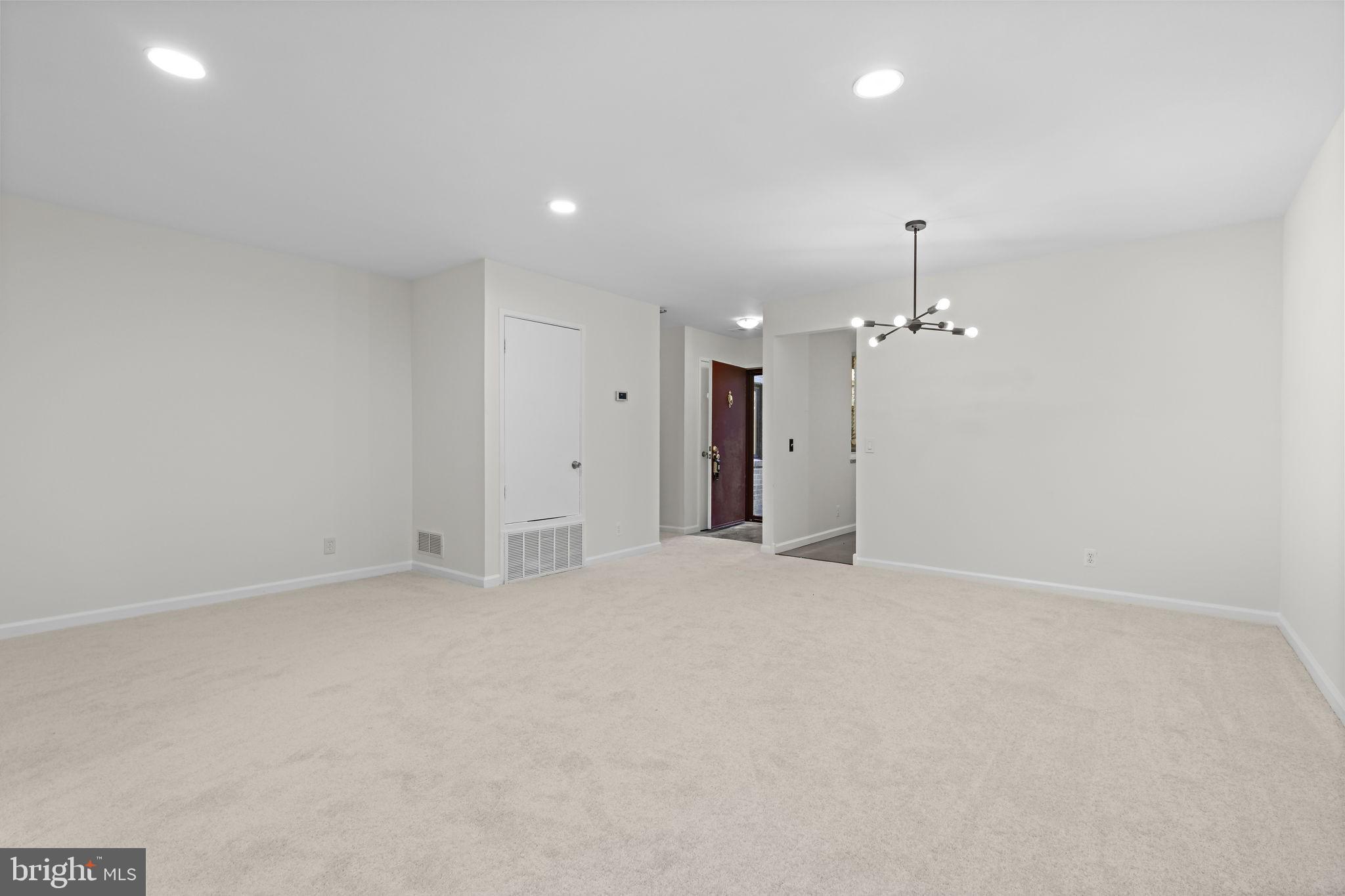 2592 GLENGYLE DRIVE 116