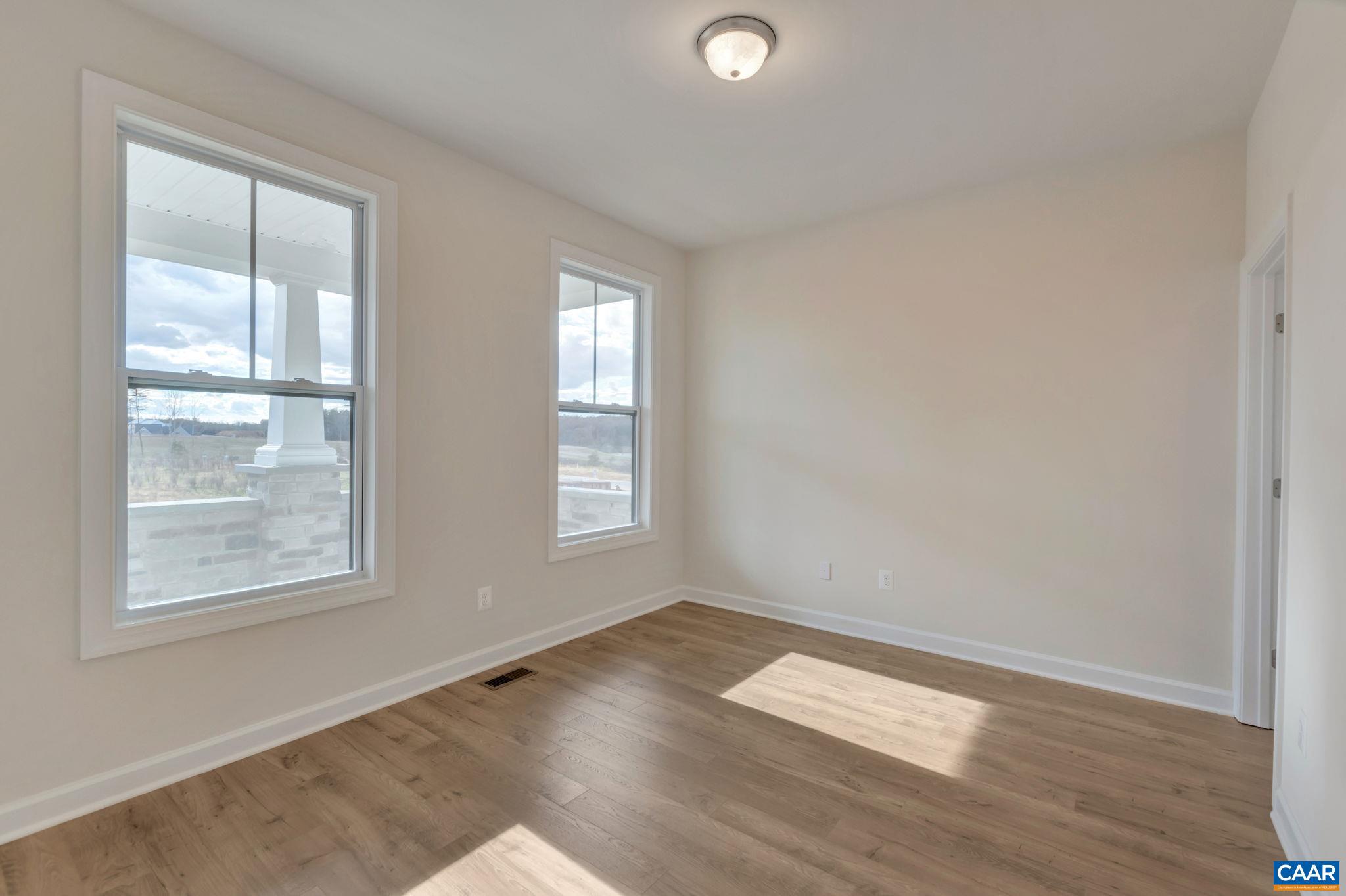 128 HEADLAND CT