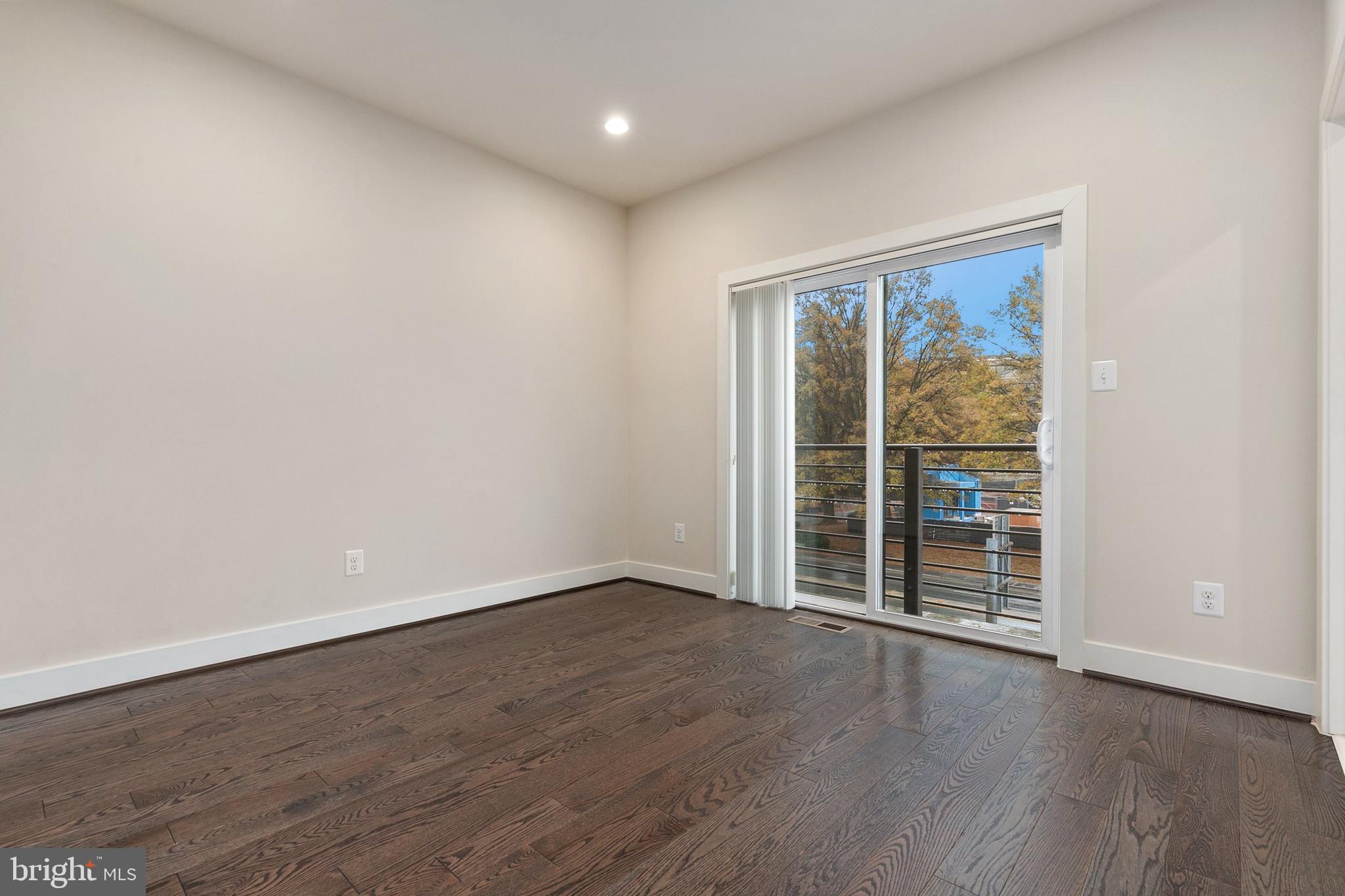 ROCKVILLE OUTSIDE - Residential