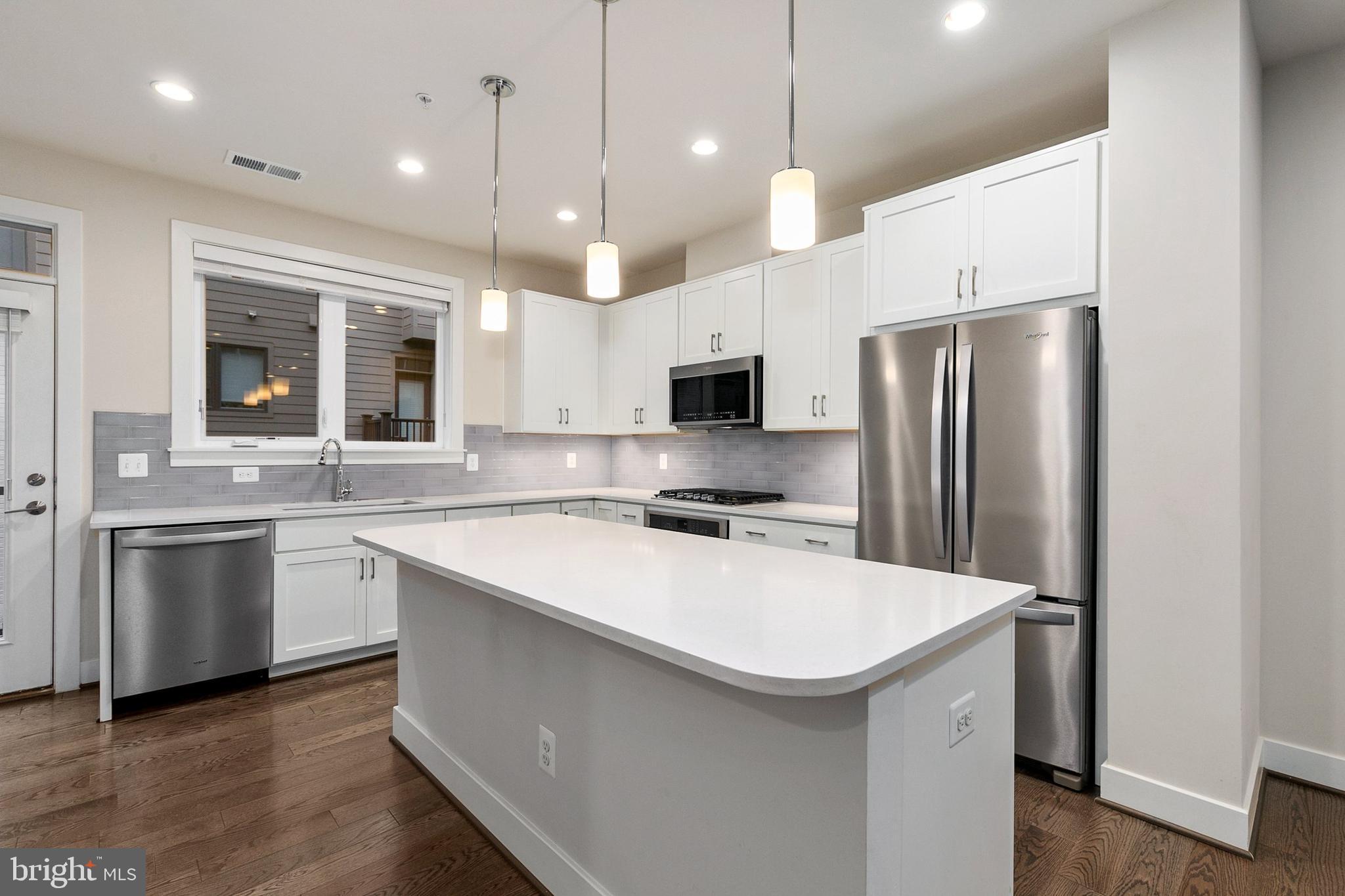 ROCKVILLE OUTSIDE - Residential