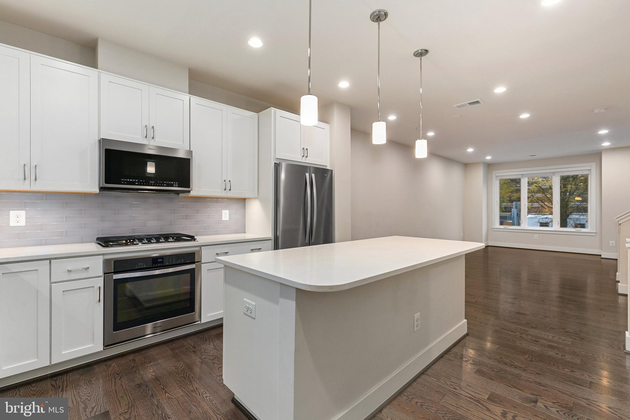 ROCKVILLE OUTSIDE - Residential