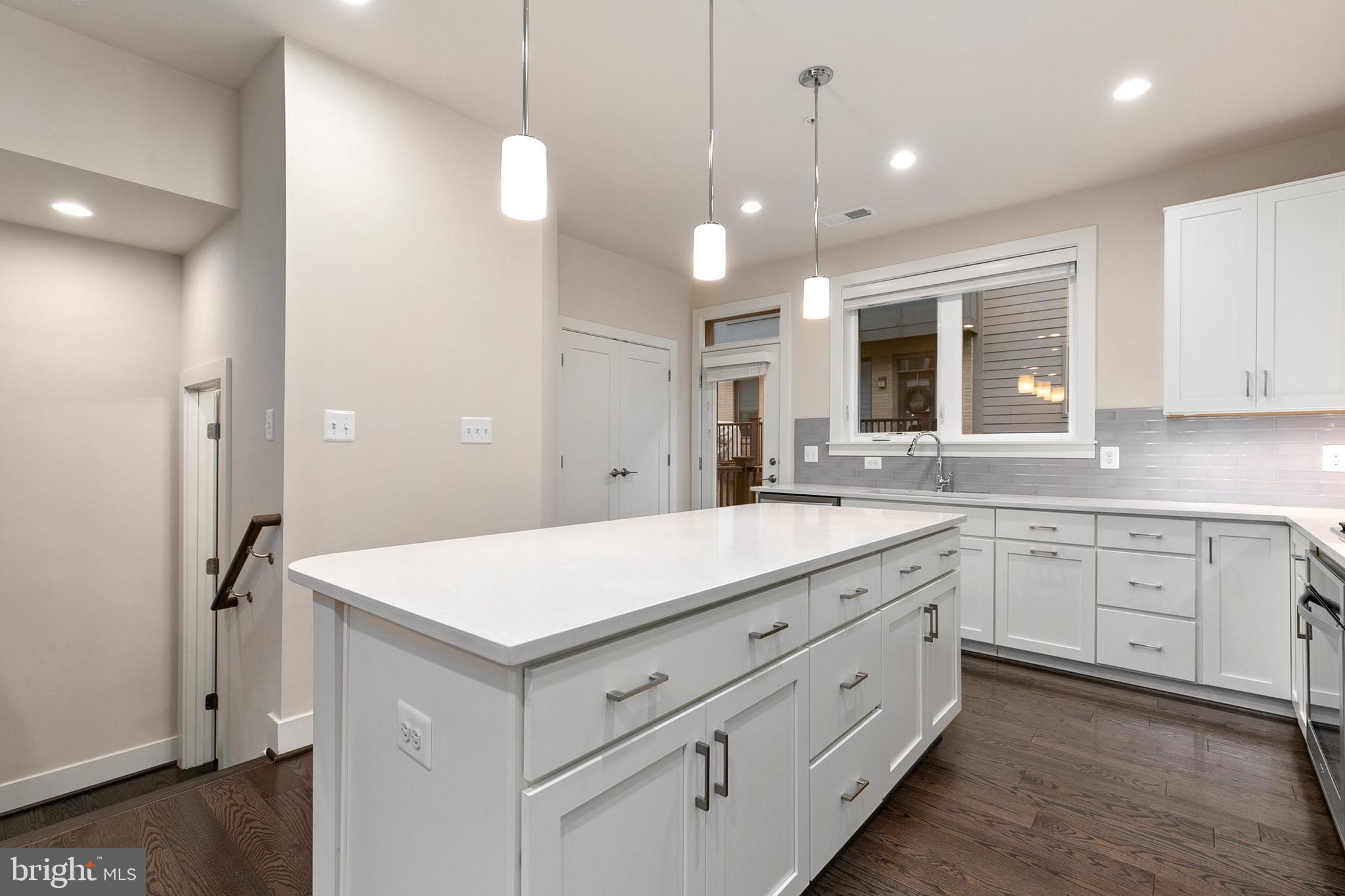 ROCKVILLE OUTSIDE - Residential